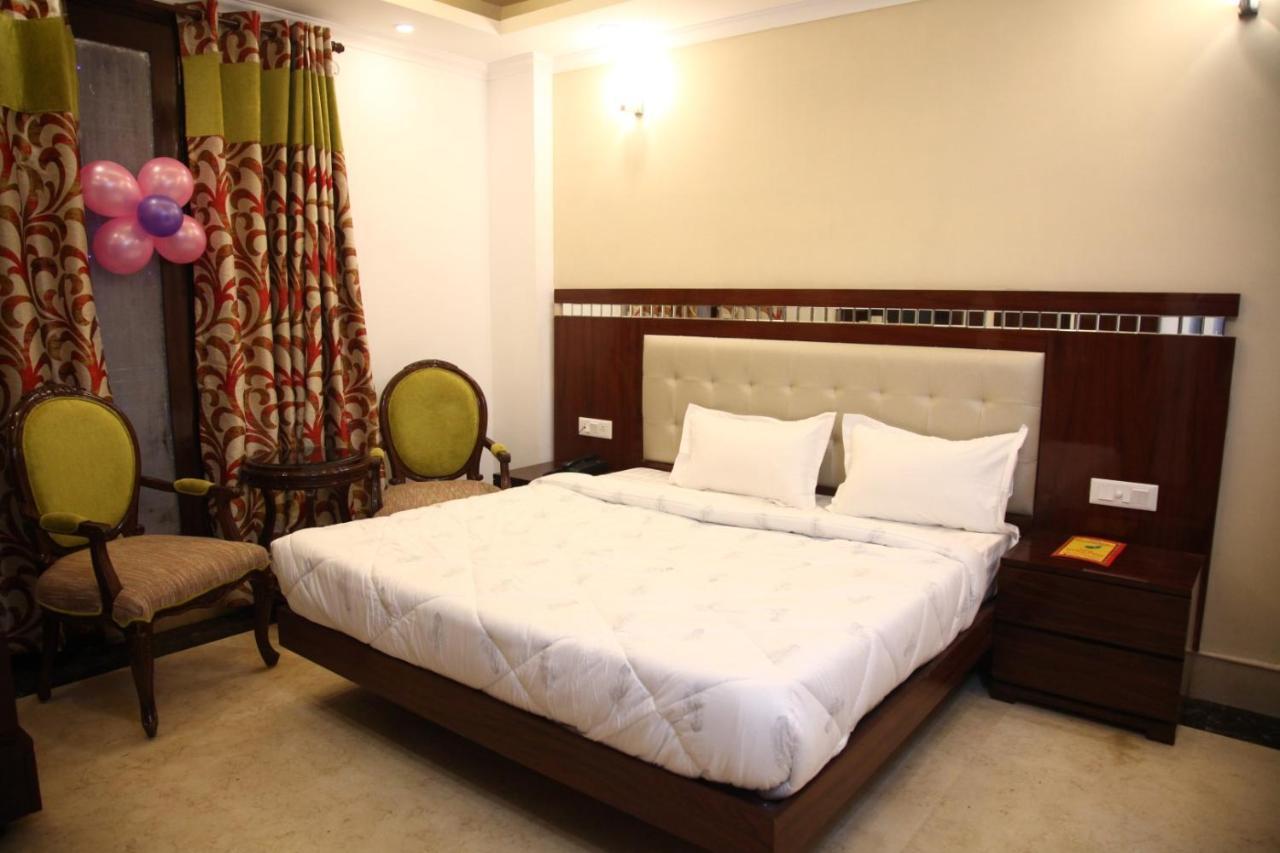 Hotel Dev Residency Vrindavan Luaran gambar